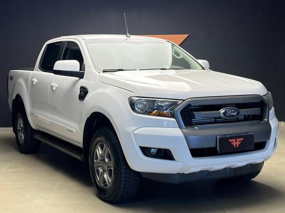 FORD RANGER 2.2 XLS 4X4 CD 16V DIESEL 4P AUTOMÁTICO FORD RANGER 2.2 XLS 4X4 CD 16V DIESEL 4P AUTOMÁTICO